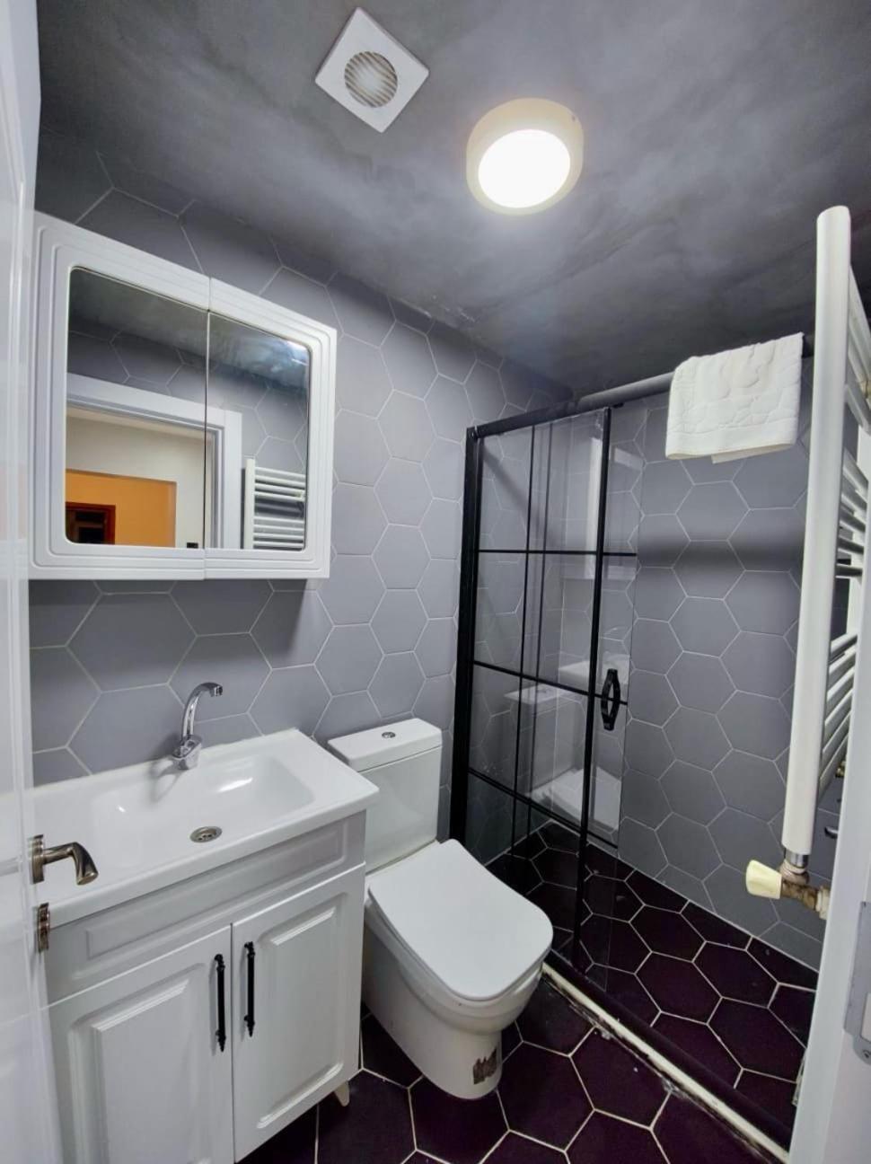Ortakoey Tiny One Hotell Istanbul Exteriör bild