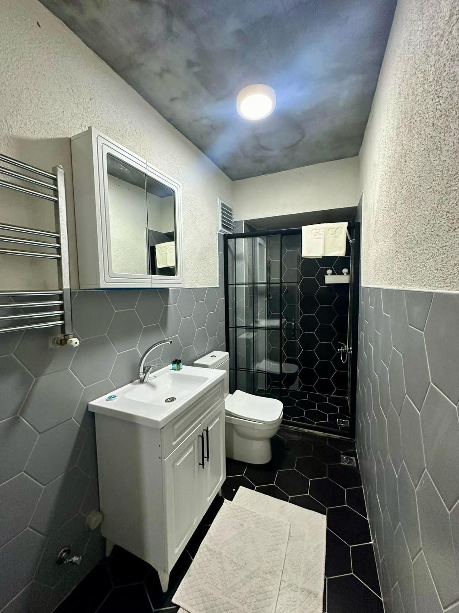 Ortakoey Tiny One Hotell Istanbul Exteriör bild