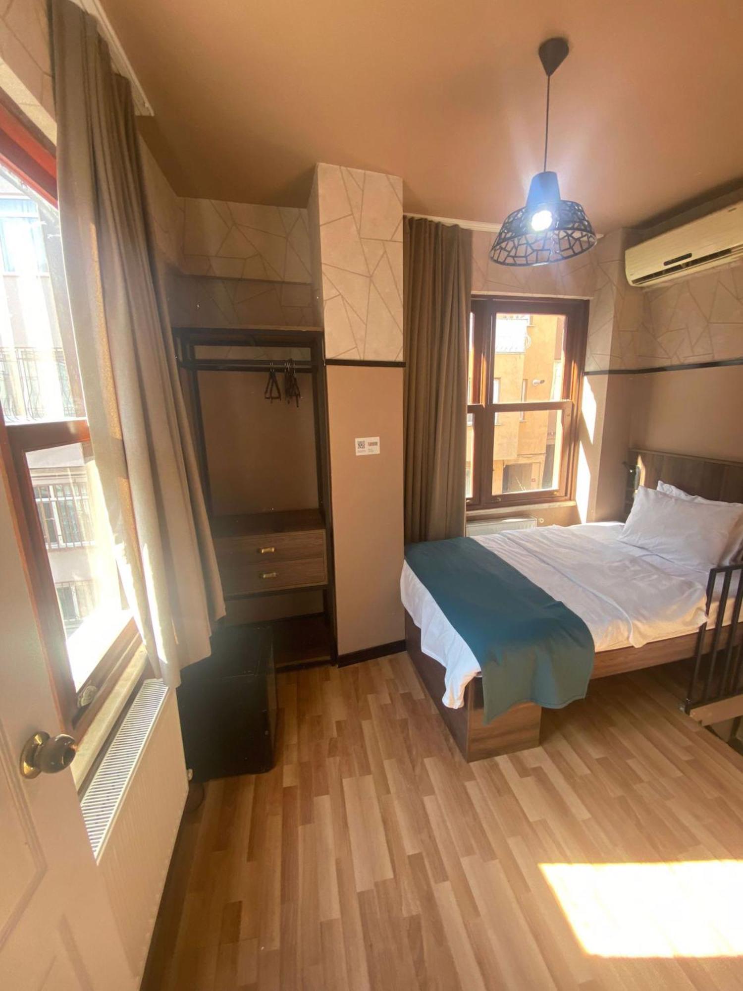 Ortakoey Tiny One Hotell Istanbul Exteriör bild