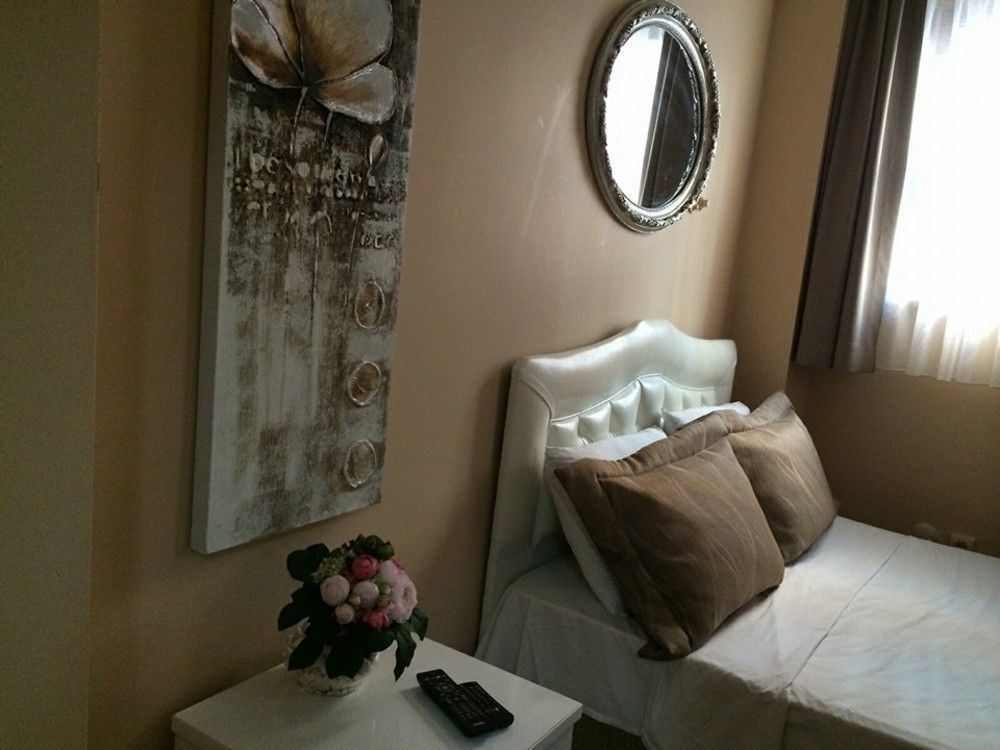 Ortakoey Tiny One Hotell Istanbul Exteriör bild